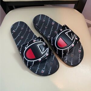 Champion Slides - size 7M